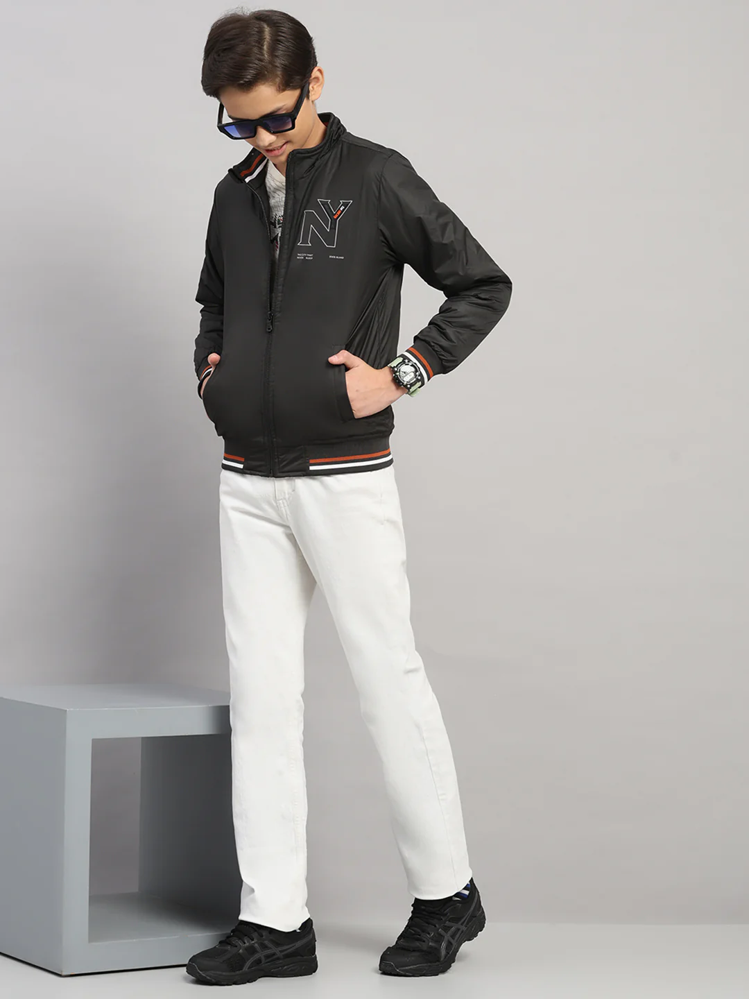 Boys Black Solid Collar Full Sleeve Jacket - Image 2