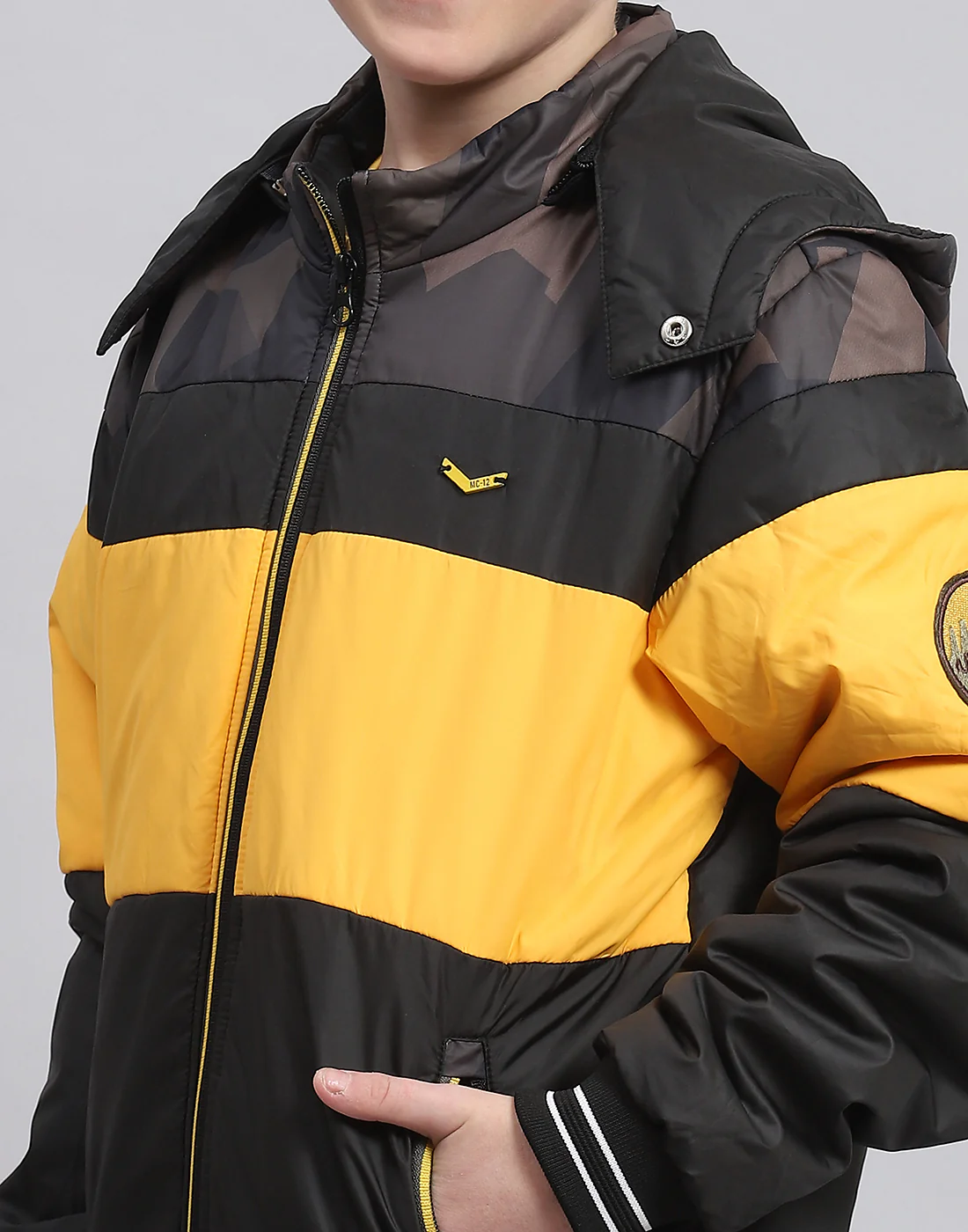 Boys Black Solid Hooded Full Sleeve Boys Jacket - Image 6