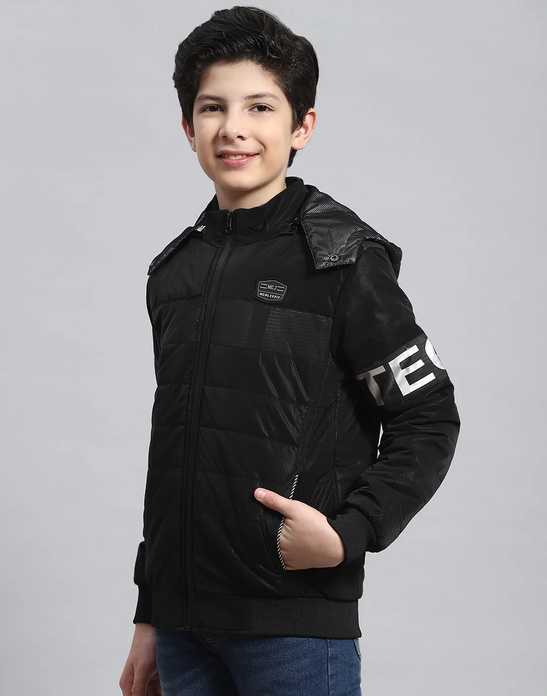 Boys Black Solid Hooded Full Sleeve Heating Jacket - Image 2