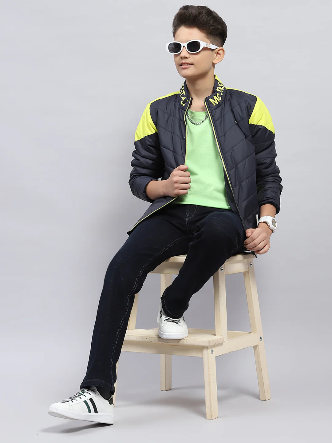 Boys Black Solid Mock Neck Full Sleeve Jacket - Image 2