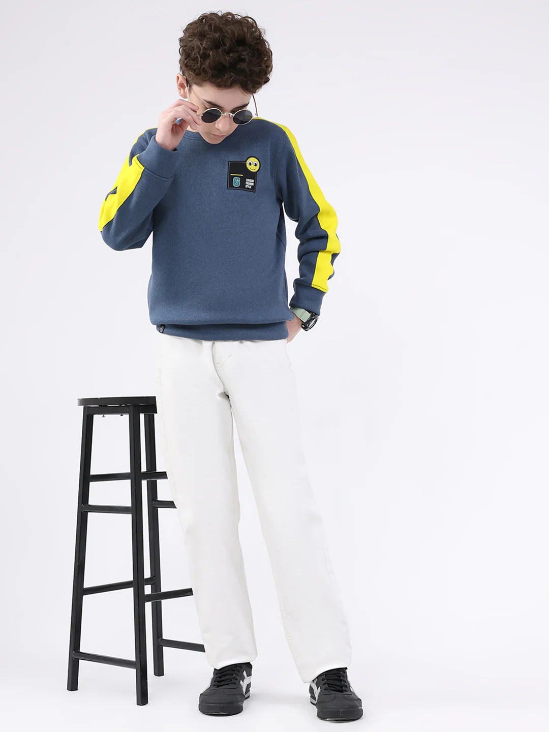 Boys Blue Solid Round Neck Full Sleeve Sweatshirt - Image 2