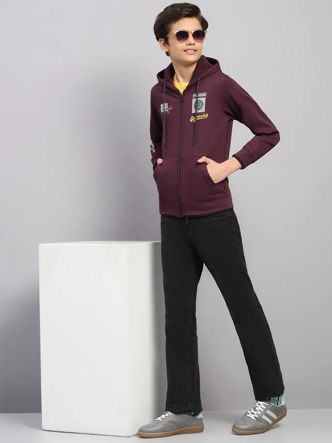 Boys Burgundy Printed Hooded Full Sleeve Sweatshirt - Image 2