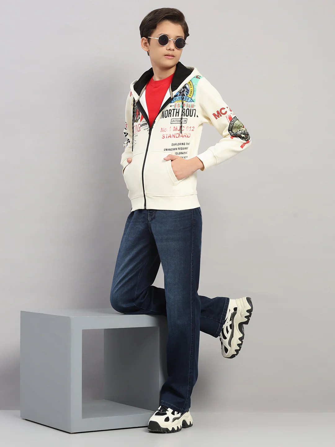 Boys Cream Printed Hooded Full Sleeve Sweatshirt - Image 2