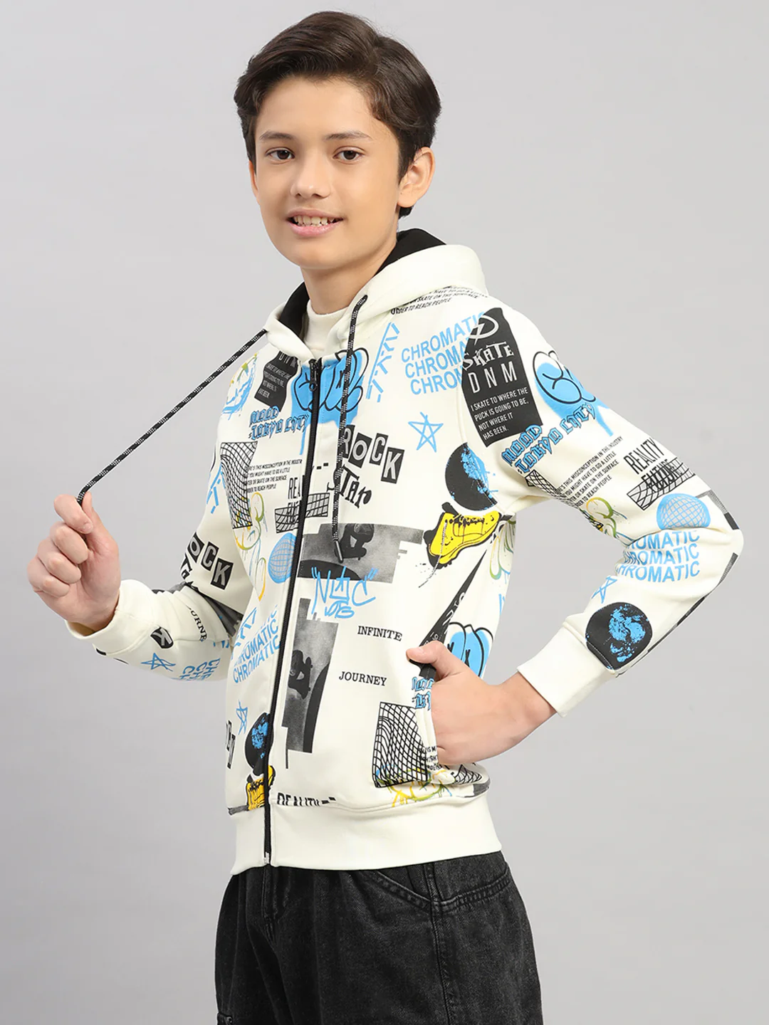 Boys Cream Printed Hooded Full Sleeve Sweatshirt - Image 3
