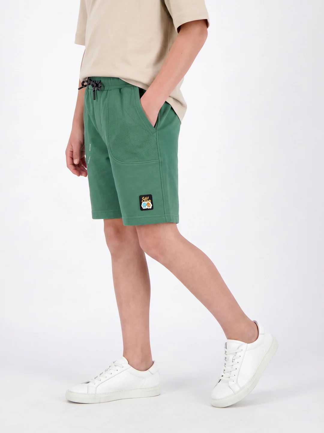 Boys Dark Green Solid Regular Fit Shorts - Image 3