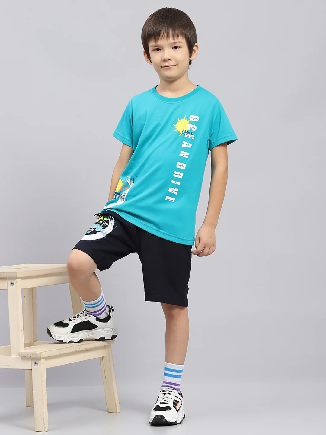 Boys Green & Navy Blue Printed Round Neck Half Sleeve Bermuda Set - Image 2