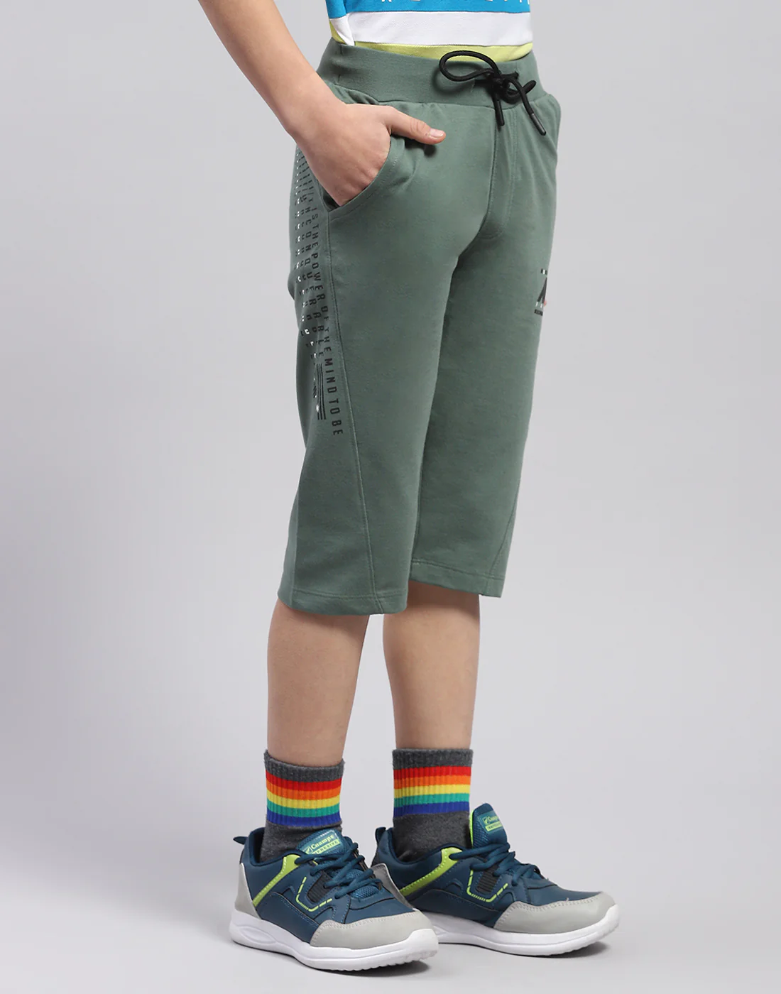 Boys Green Printed Regular Fit Capri - Image 4