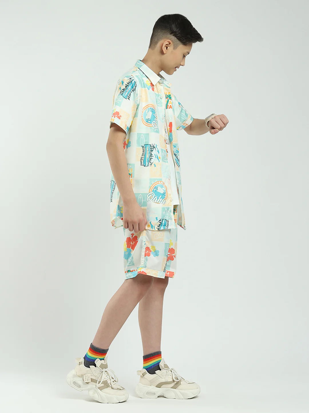 Boys Green Printed Collar Half Sleeve Cords Set - Image 4