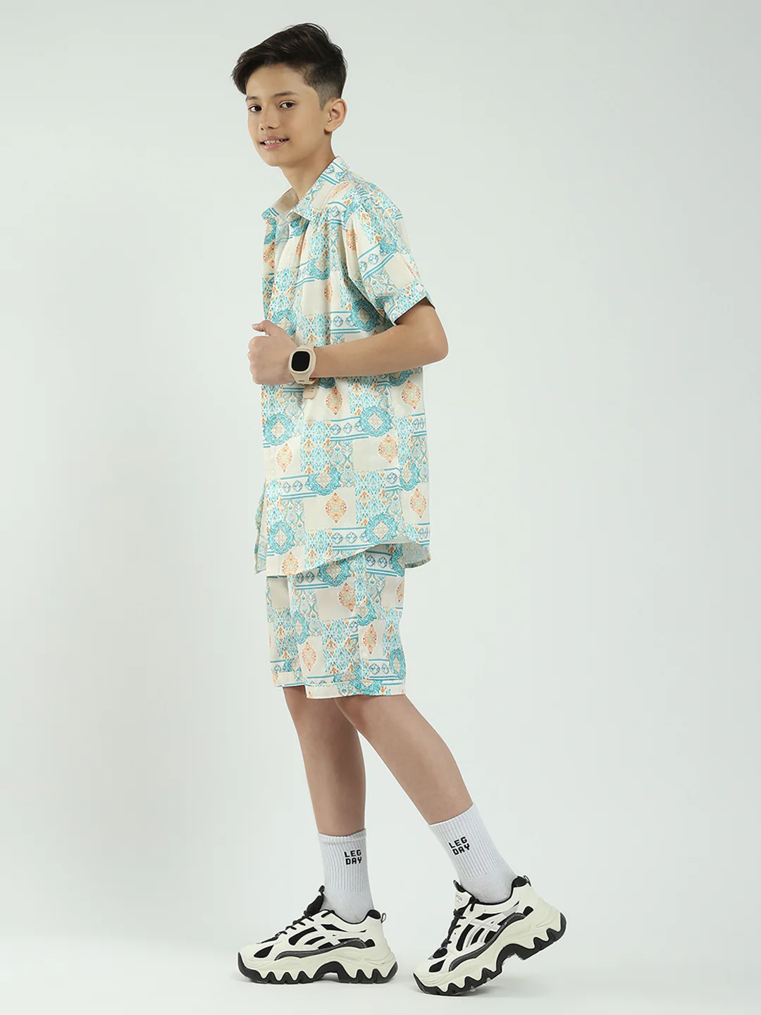 Boys Green Printed Collar Half Sleeve Cords Set - Image 3