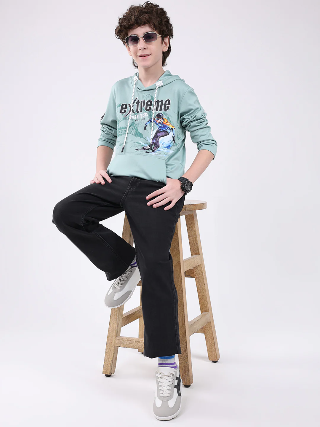 Boys Green Printed Hooded Full Sleeve Winter T-Shirt - Image 2