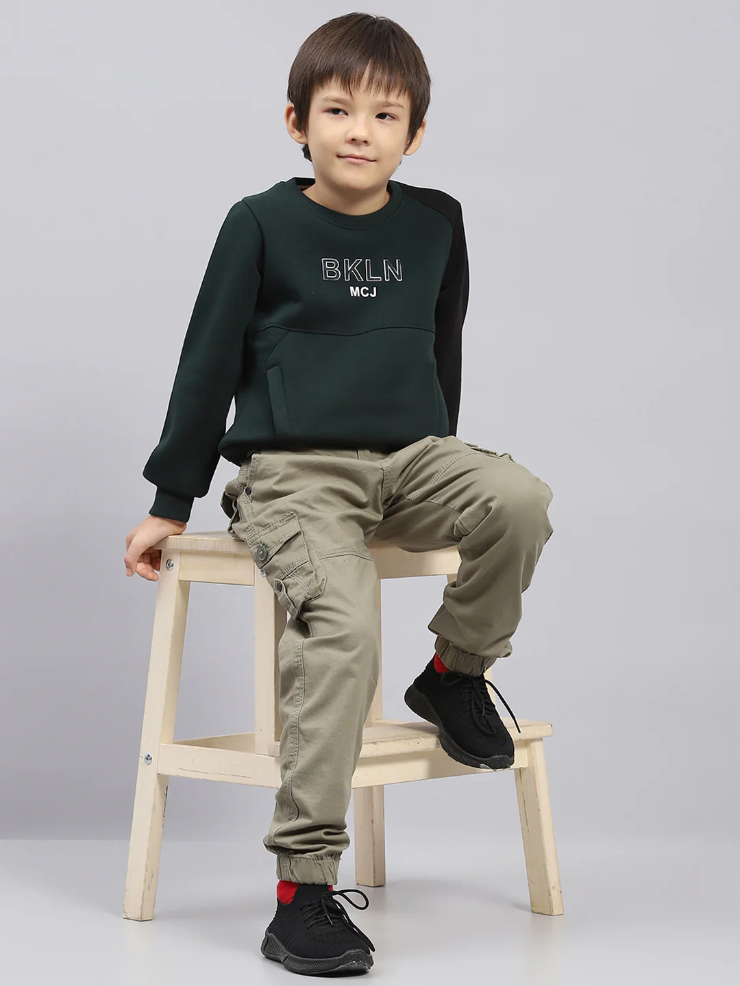 Boys Green Printed Round Neck Full Sleeve Sweatshirt - Image 2