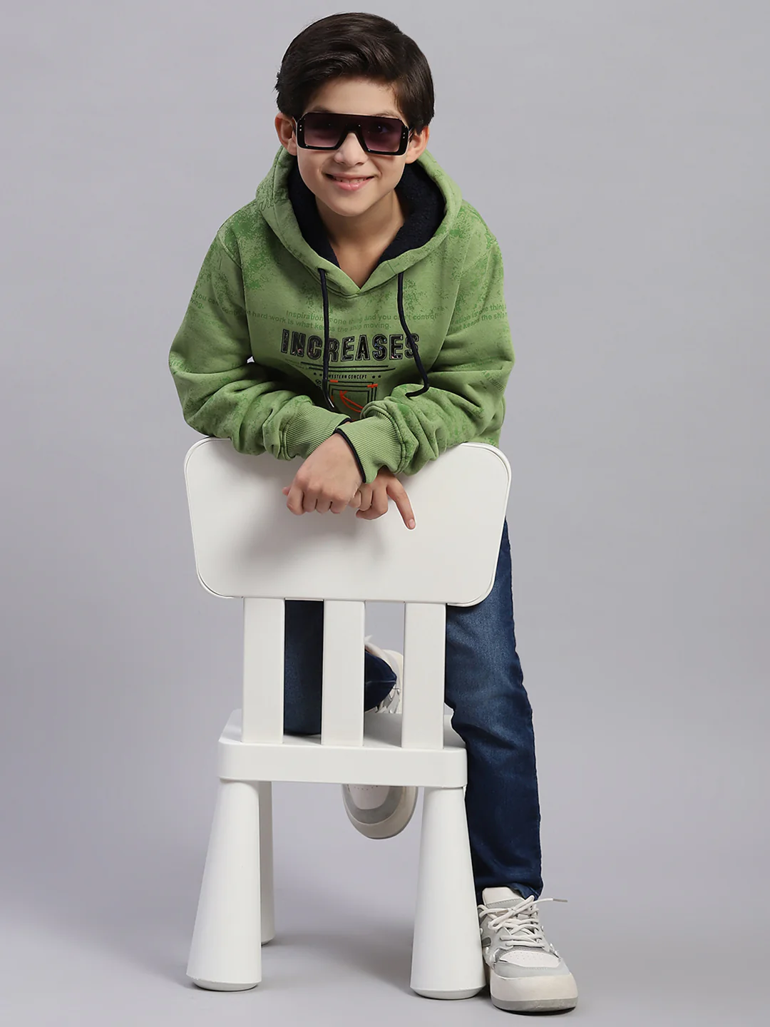Boys Green Printed Round Neck Full Sleeve Sweatshirt - Image 2