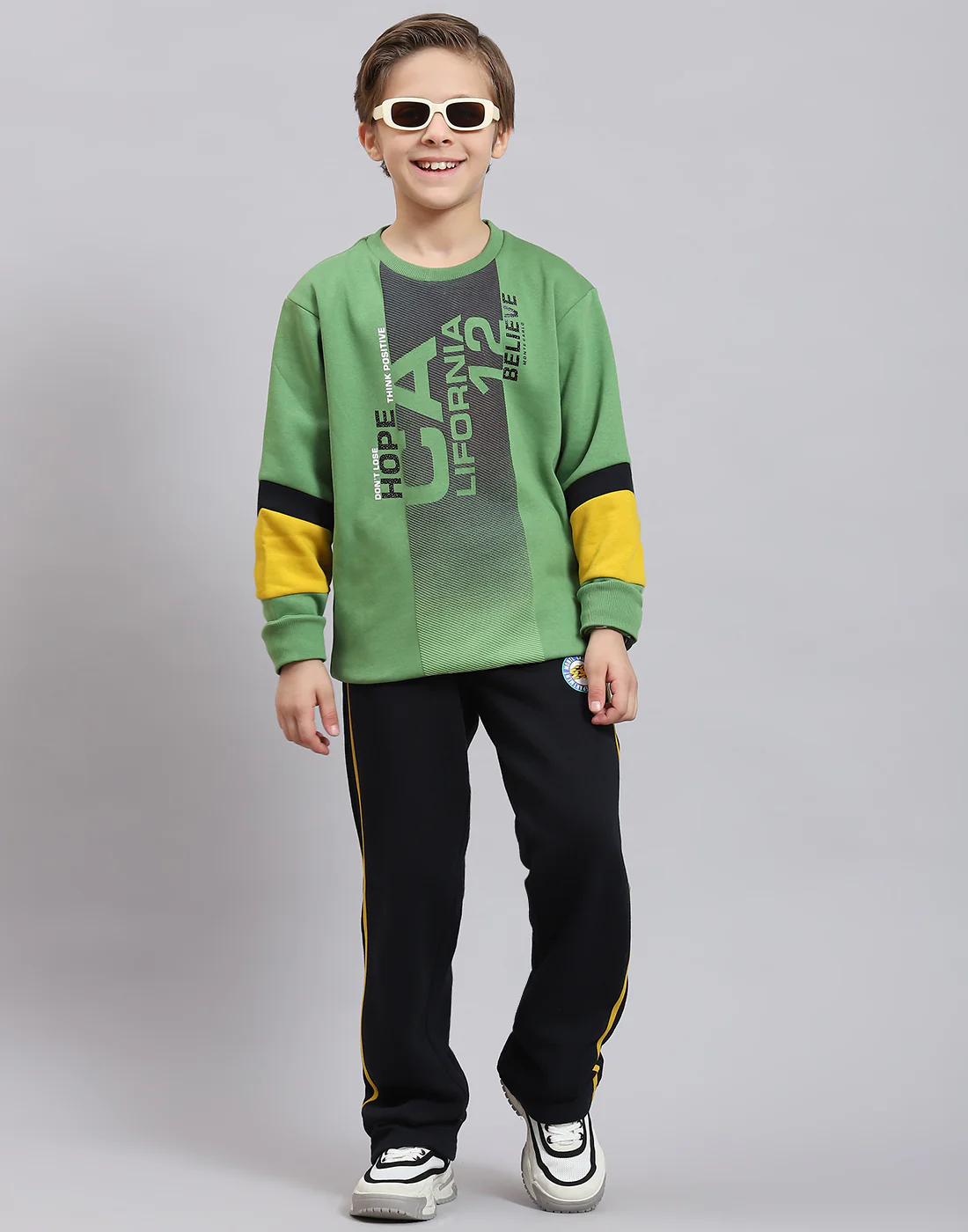 Boys Green Printed Round Neck Full Sleeve Tracksuit - Image 2