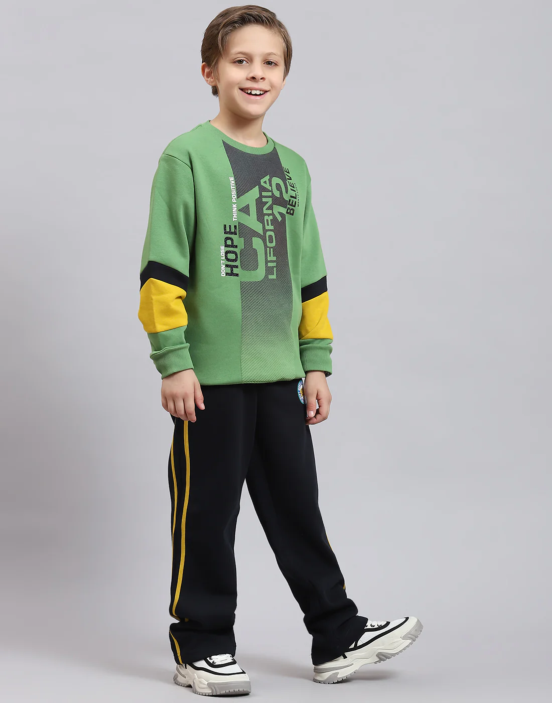 Boys Green Printed Round Neck Full Sleeve Tracksuit - Image 3