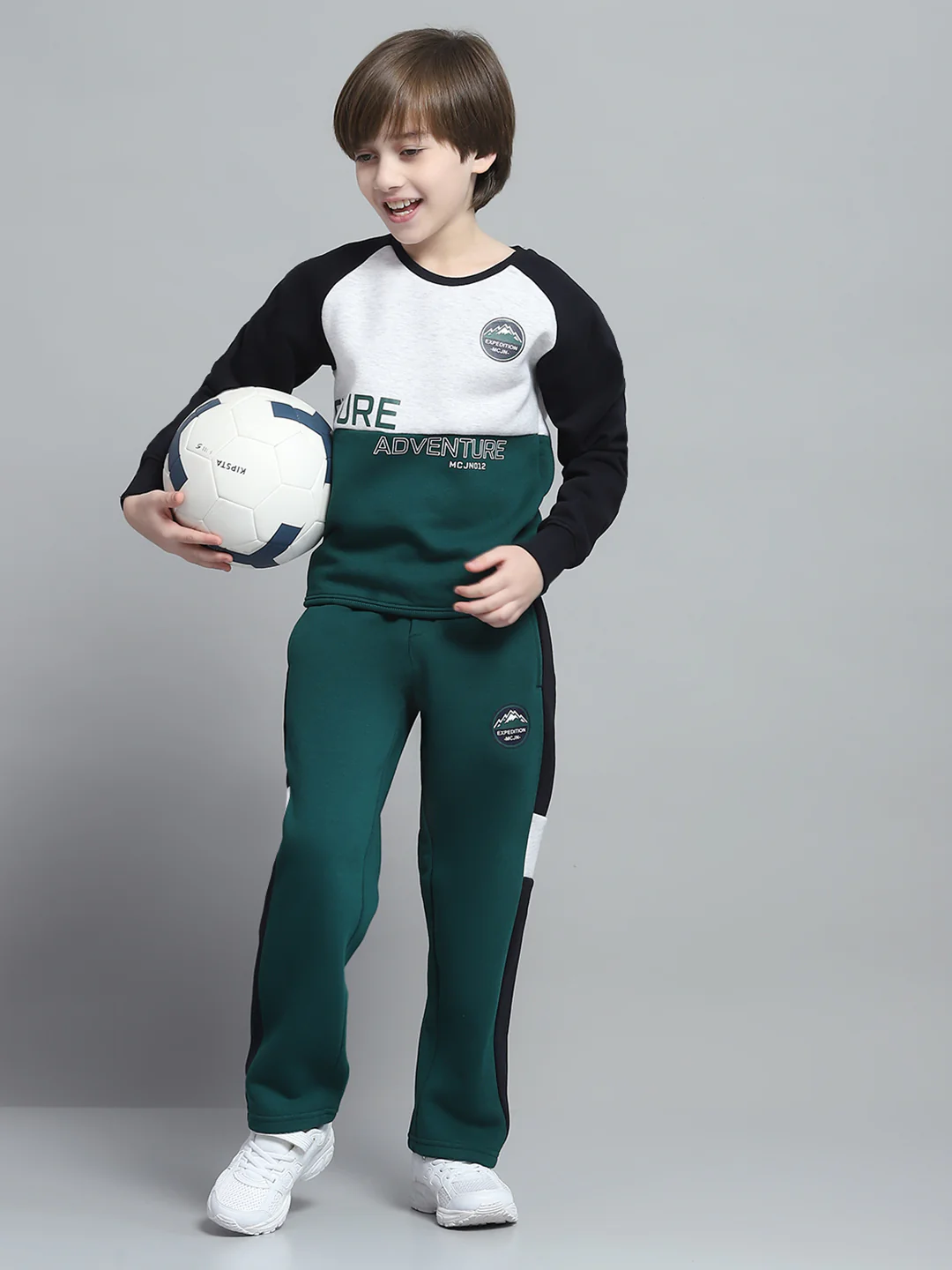 Boys Green Printed Round Neck Full Sleeve Tracksuit - Image 2