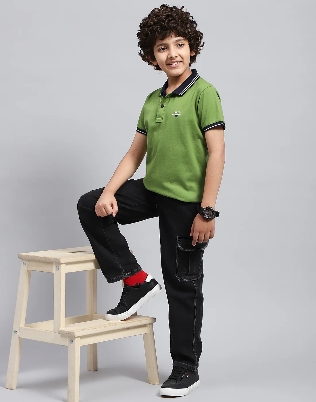 Boys Green Solid Polo Collar Half Sleeve T-Shirt - Image 2