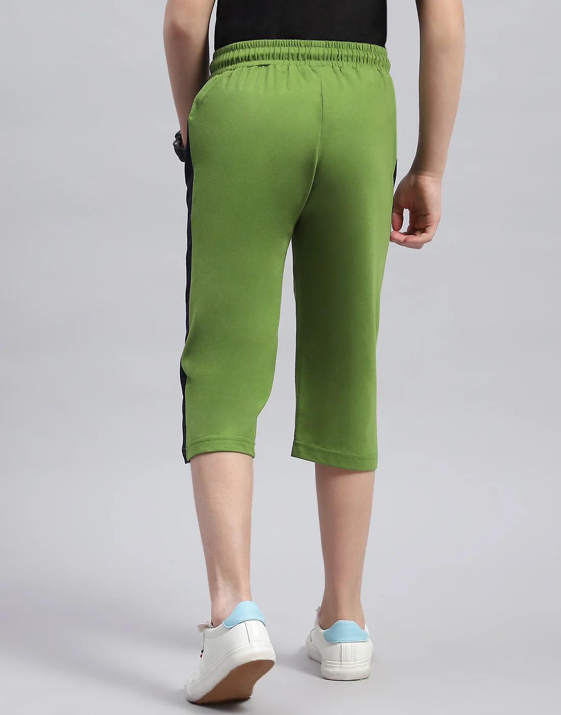 Boys Green Solid Regular Fit Capri - Image 5