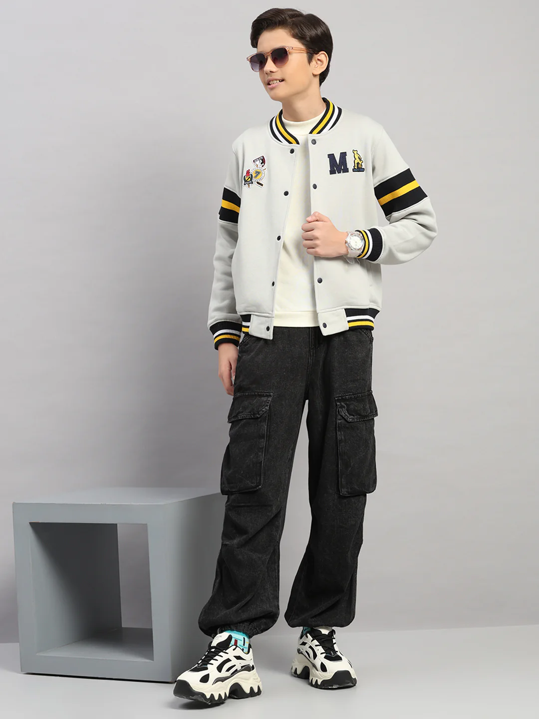 Boys Grey Embroidered Round Neck Full Sleeve Sweatshirt - Image 2