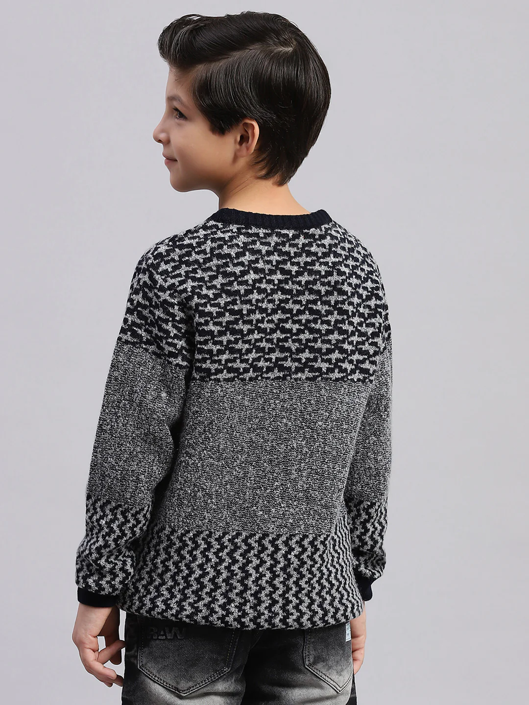 Boys Grey Self Design Round Neck Full Sleeve Sweater - Image 5