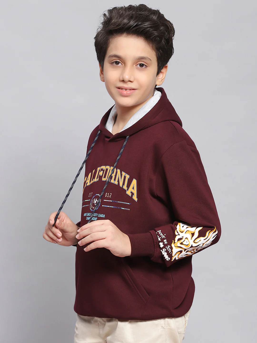 Boys Maroon Printed Hooded Full Sleeve Sweatshirt - Image 3