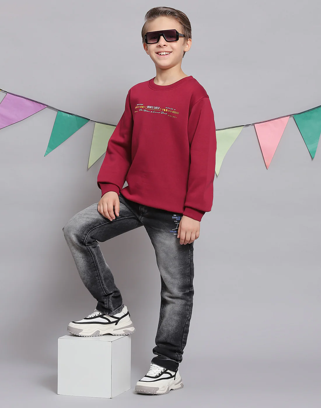 Boys Maroon Printed Round Neck Full Sleeve Sweatshirt - Image 2