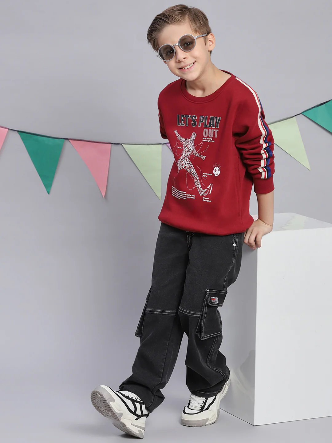 Boys Maroon Printed Round Neck Full Sleeve Sweatshirt - Image 2
