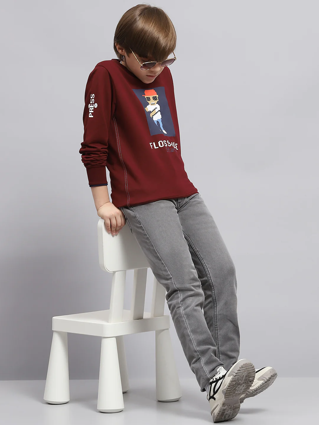 Boys Maroon Printed Round Neck Full Sleeve Sweatshirt - Image 2
