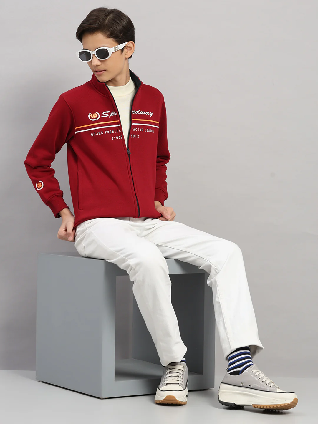 Boys Maroon Printed Turtle Neck Full Sleeve Sweatshirt - Image 2
