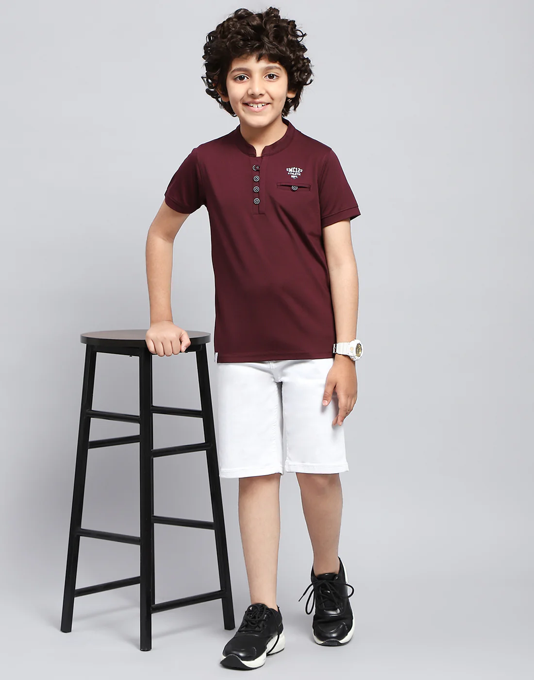 Boys Maroon Solid Mandarin Neck Half Sleeve T-Shirt - Image 2