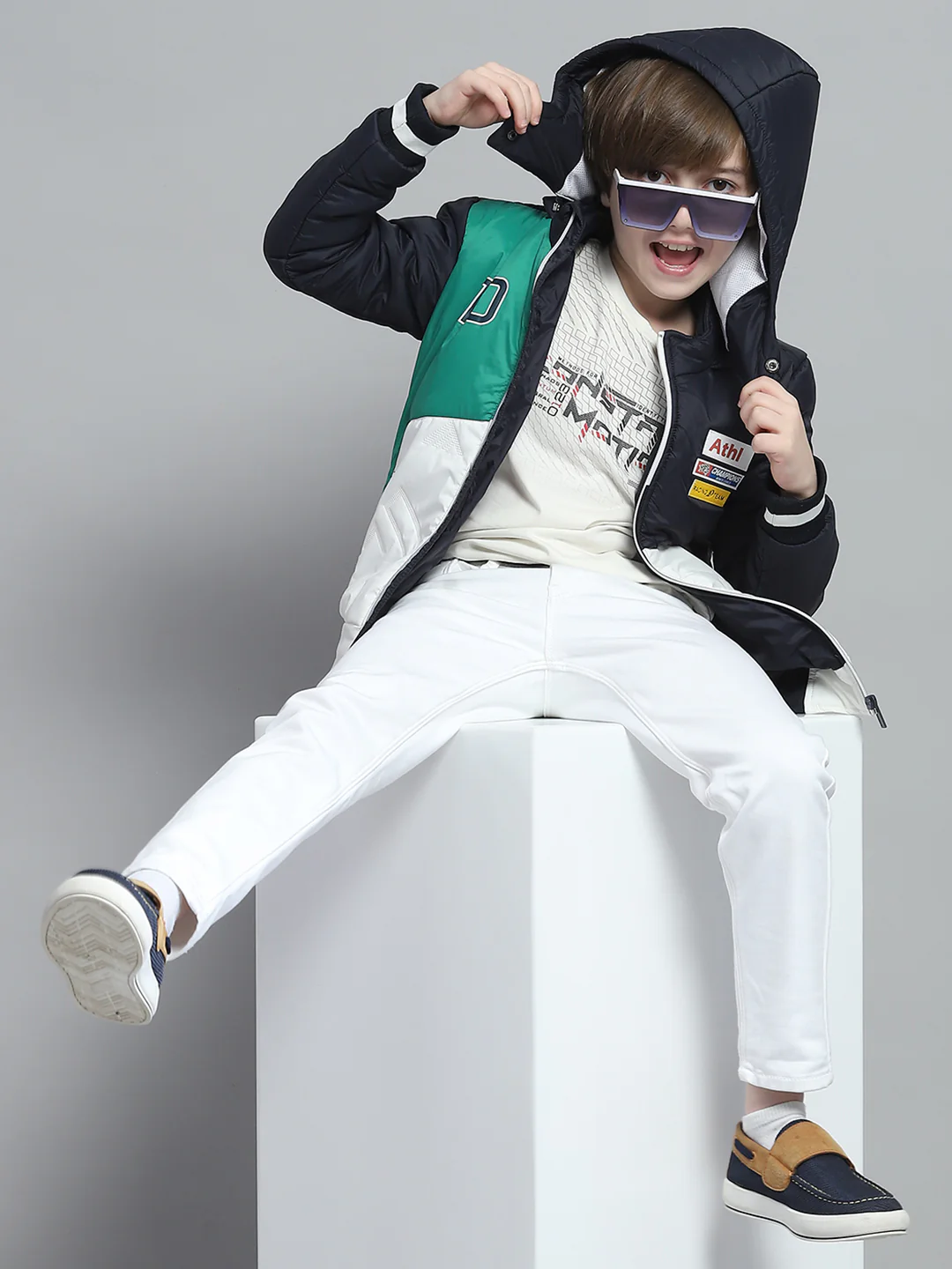 Boys Navy Blue Printed Hooded Full Sleeve Jacket - Image 2