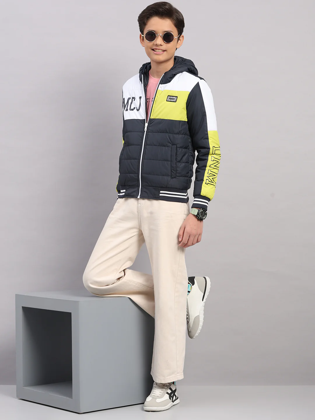 Boys Navy Blue Printed Hooded Full Sleeve Jacket - Image 2