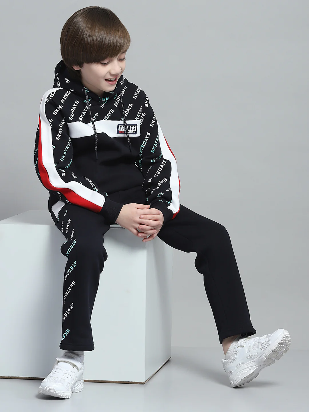 Boys Navy Blue Printed Hooded Full Sleeve Tracksuit - Image 6
