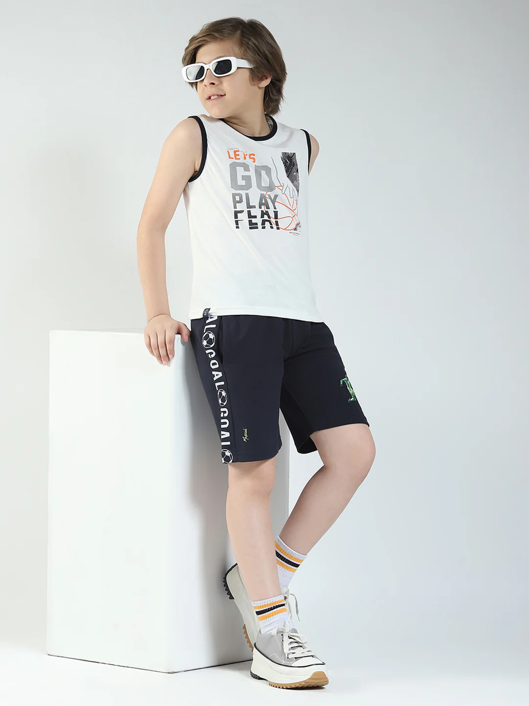 Boys Navy Blue Printed Regular Fit Bermuda - Image 2
