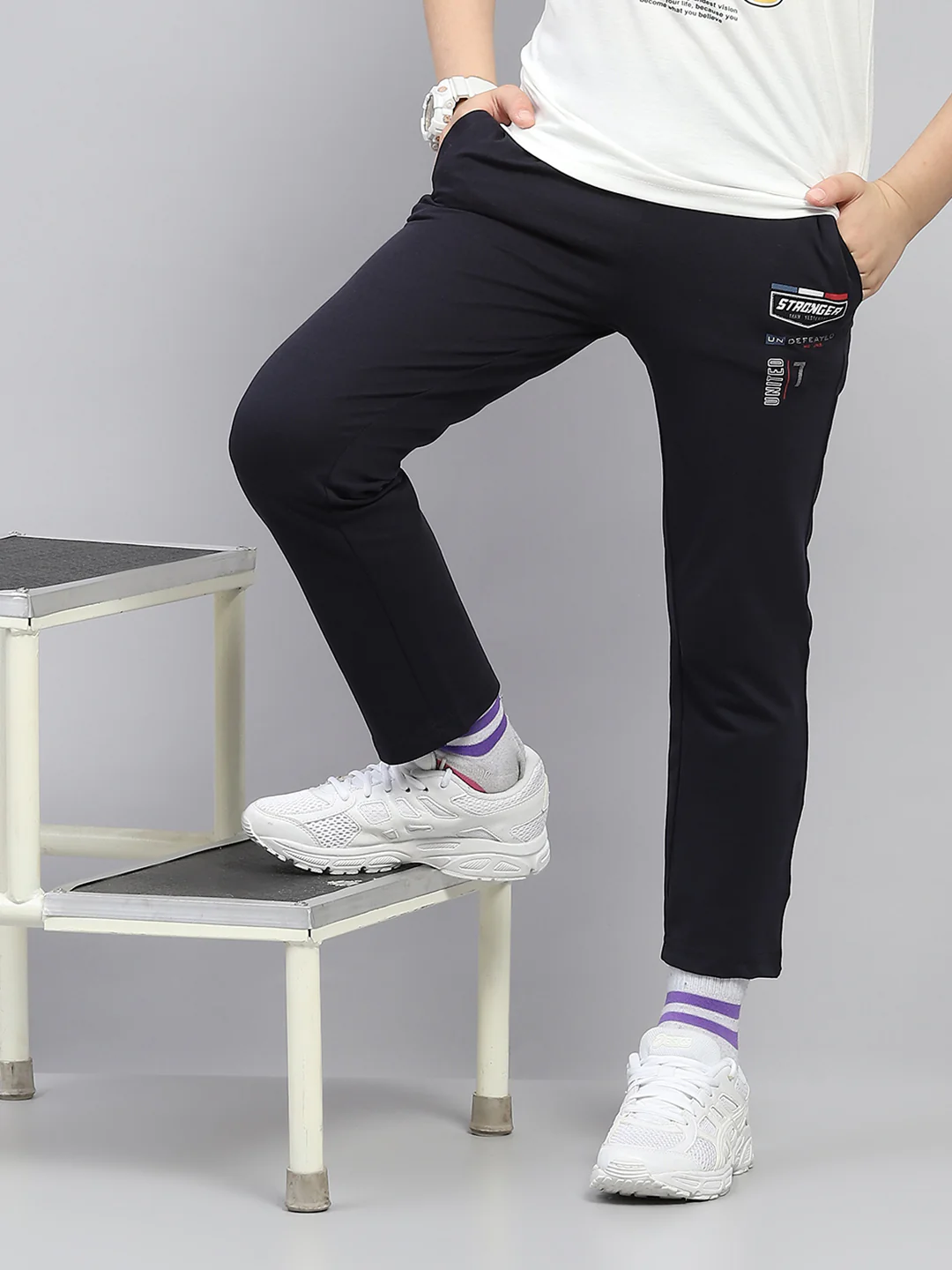 Boys Navy Blue Printed Regular Fit Lower - Image 6