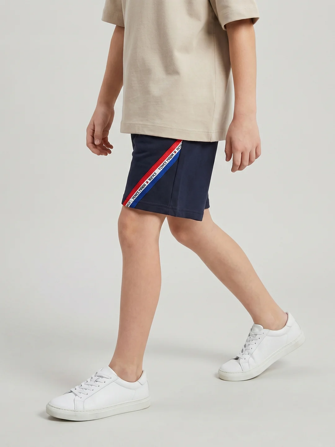 Boys Navy Blue Printed Regular Fit Shorts - Image 3