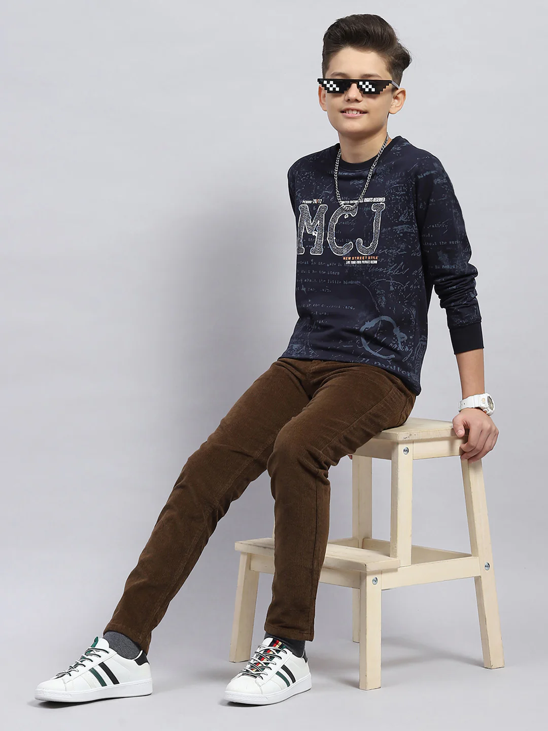 Boys Navy Blue Printed Round Neck Full Sleeve Sweatshirt - Image 2