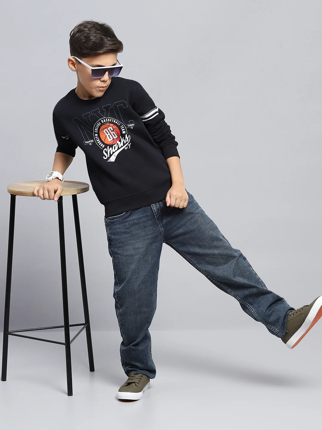 Boys Navy Blue Printed Round Neck Full Sleeve Sweatshirt - Image 2