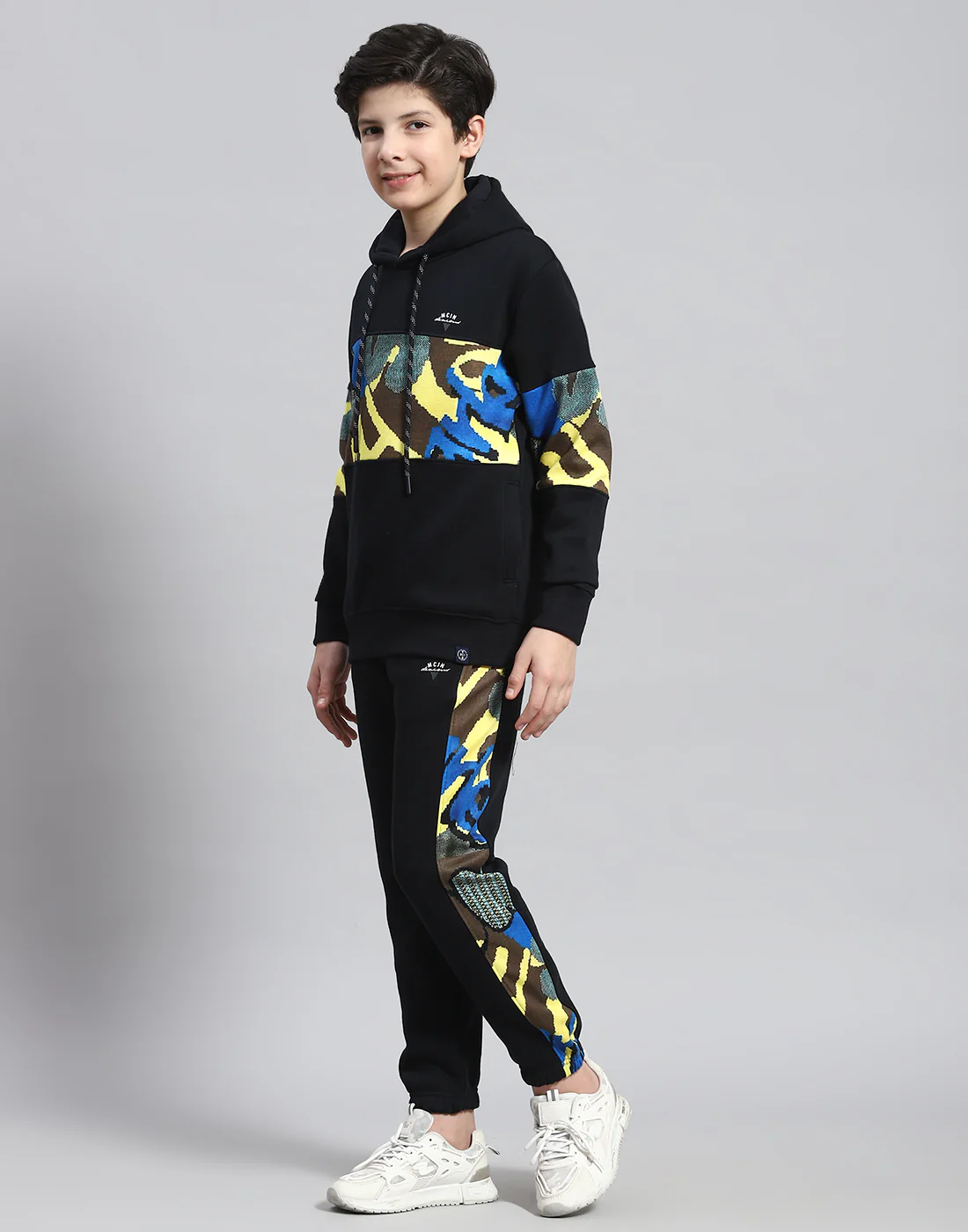 Boys Navy Blue Printed Round Neck Full Sleeve Tracksuit - Image 3
