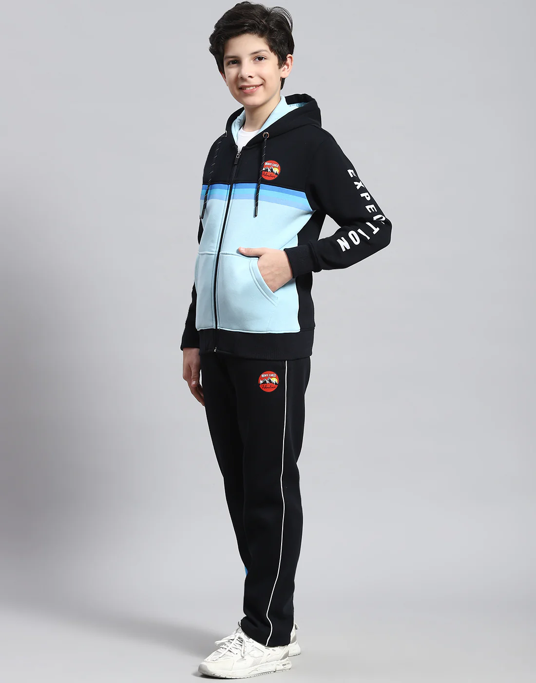 Boys Navy Blue Printed Round Neck Full Sleeve Tracksuit - Image 3