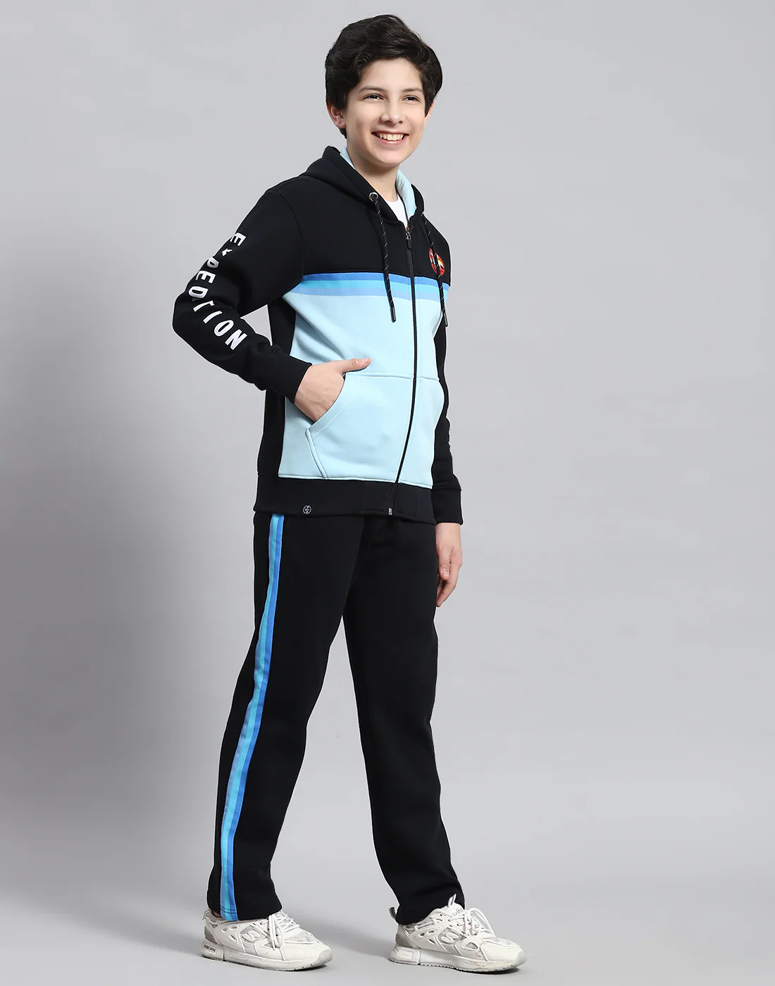 Boys Navy Blue Printed Round Neck Full Sleeve Tracksuit - Image 4