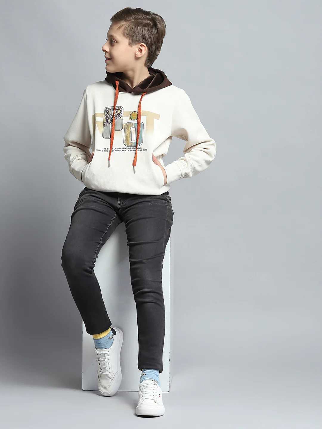 Boys Off White Printed Hooded Full Sleeve Sweatshirt - Image 2