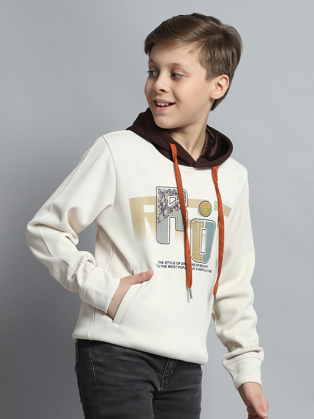 Boys Off White Printed Hooded Full Sleeve Sweatshirt - Image 4