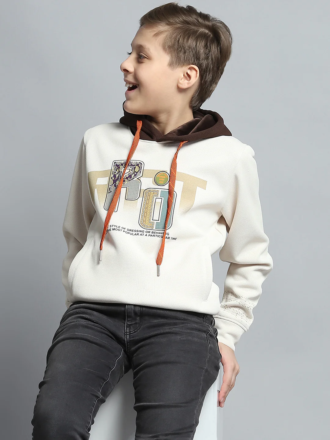 Boys Off White Printed Hooded Full Sleeve Sweatshirt - Image 6