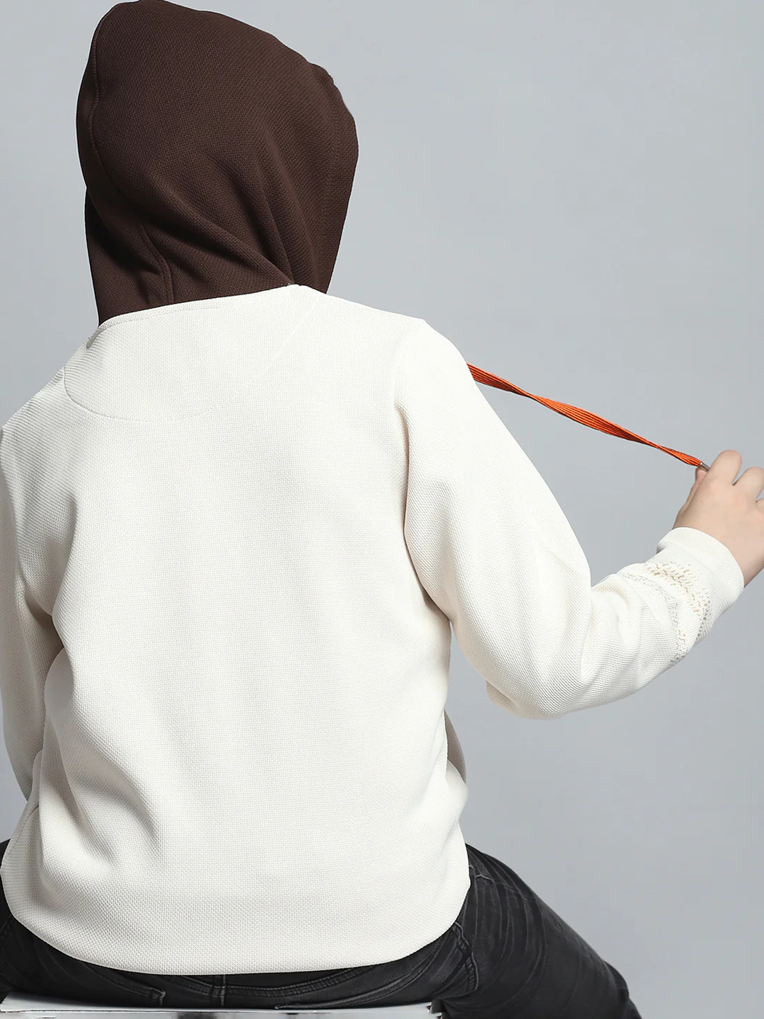Boys Off White Printed Hooded Full Sleeve Sweatshirt - Image 7