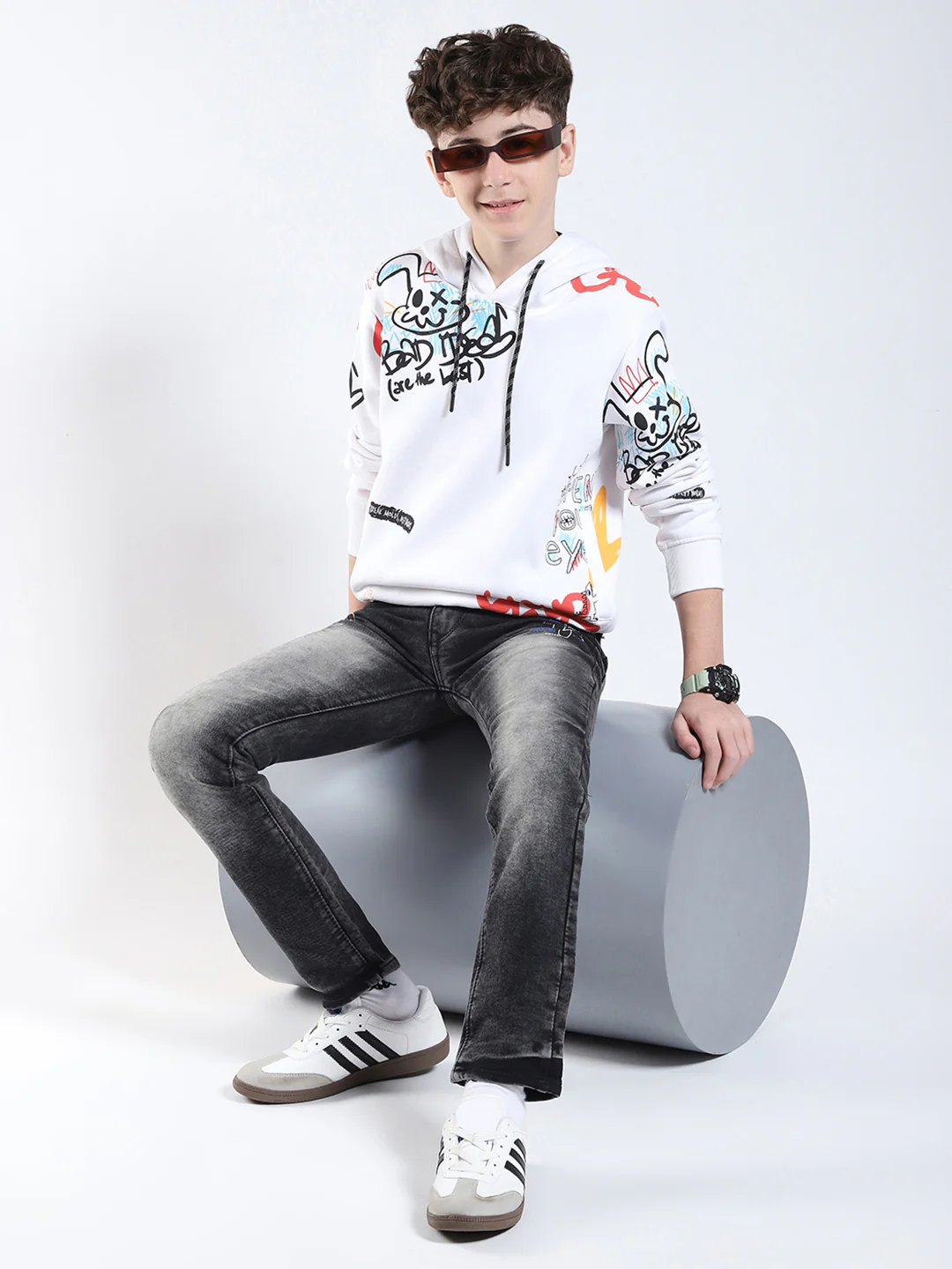 Boys Off White Printed Hooded Full Sleeve Sweatshirt - Image 2