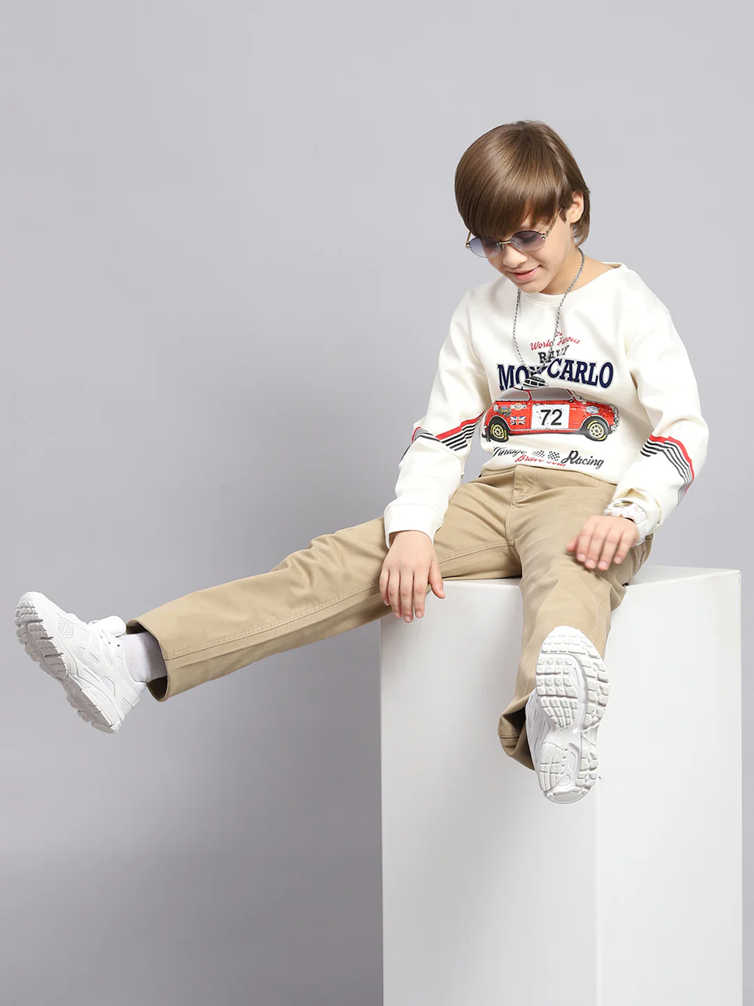 Boys Off White Printed Round Neck Full Sleeve Sweatshirt - Image 2