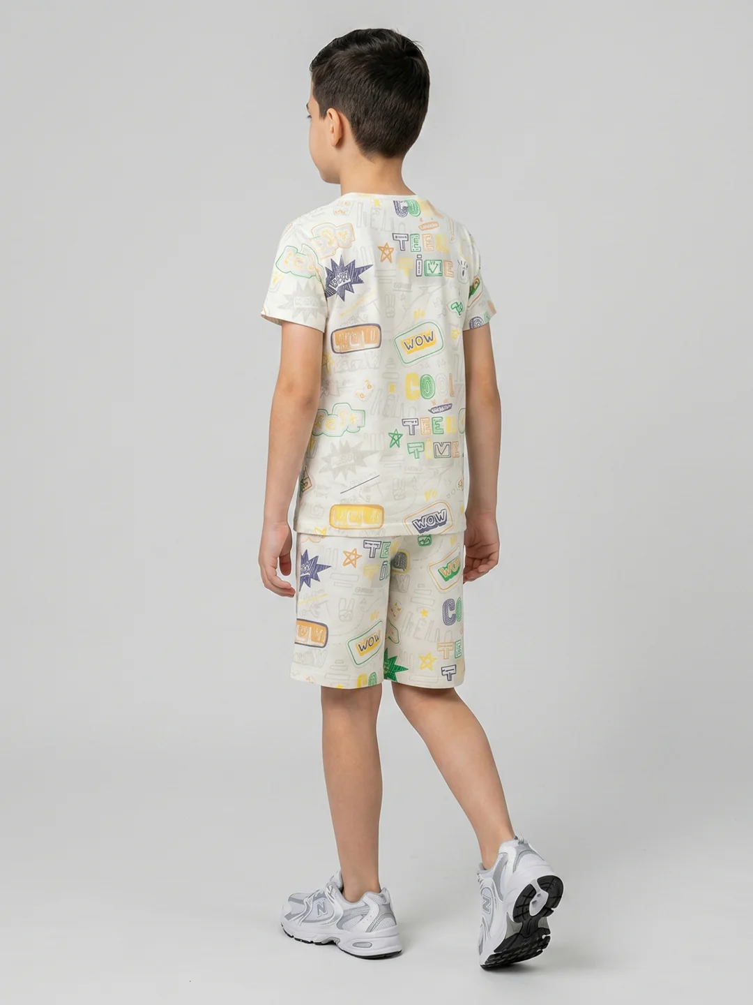 Boys Off White Printed Round Neck Half Sleeve Cords Set - Image 4