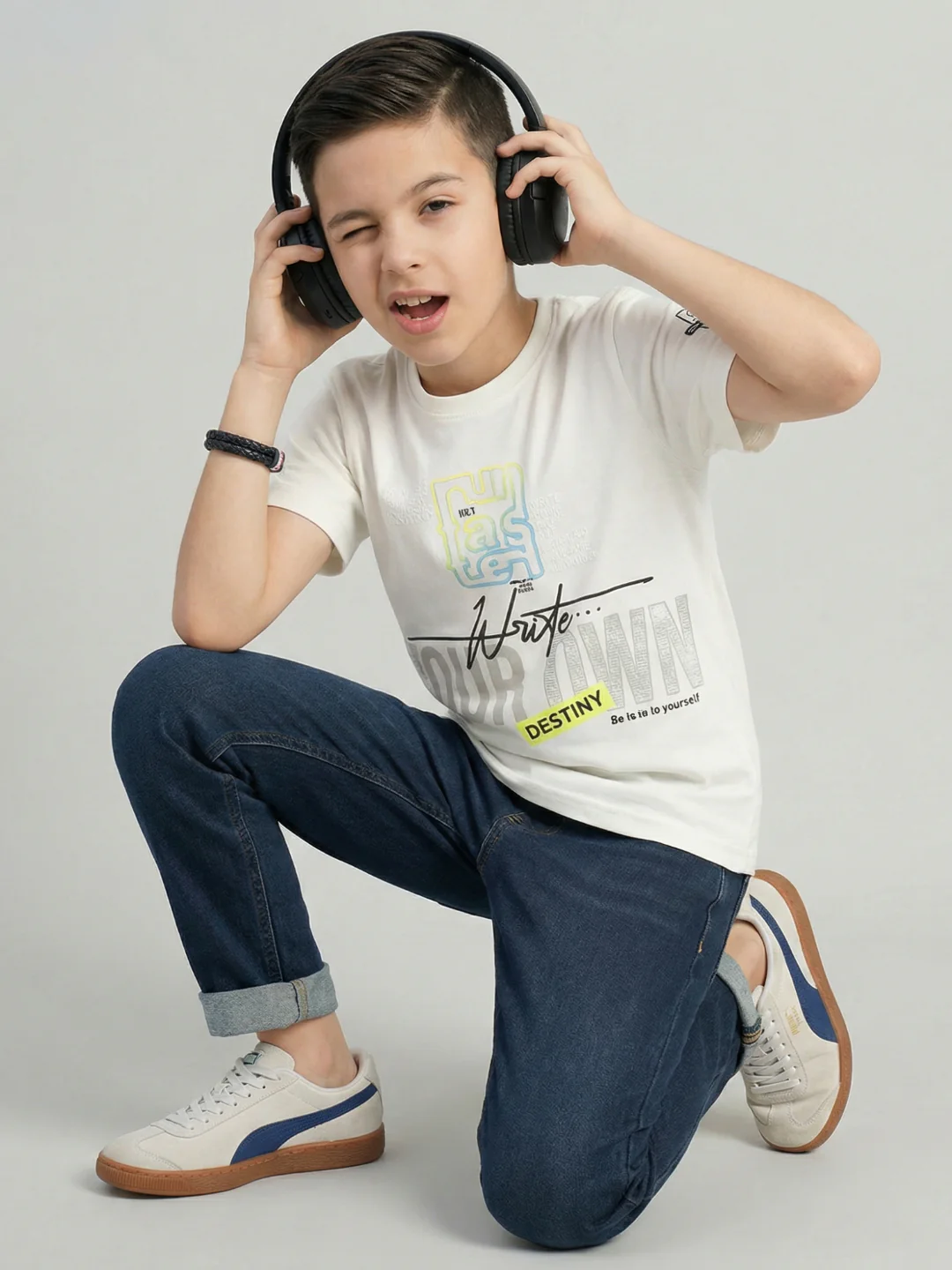 Boys Off White Printed Round Neck Half Sleeve T-Shirt - Image 5
