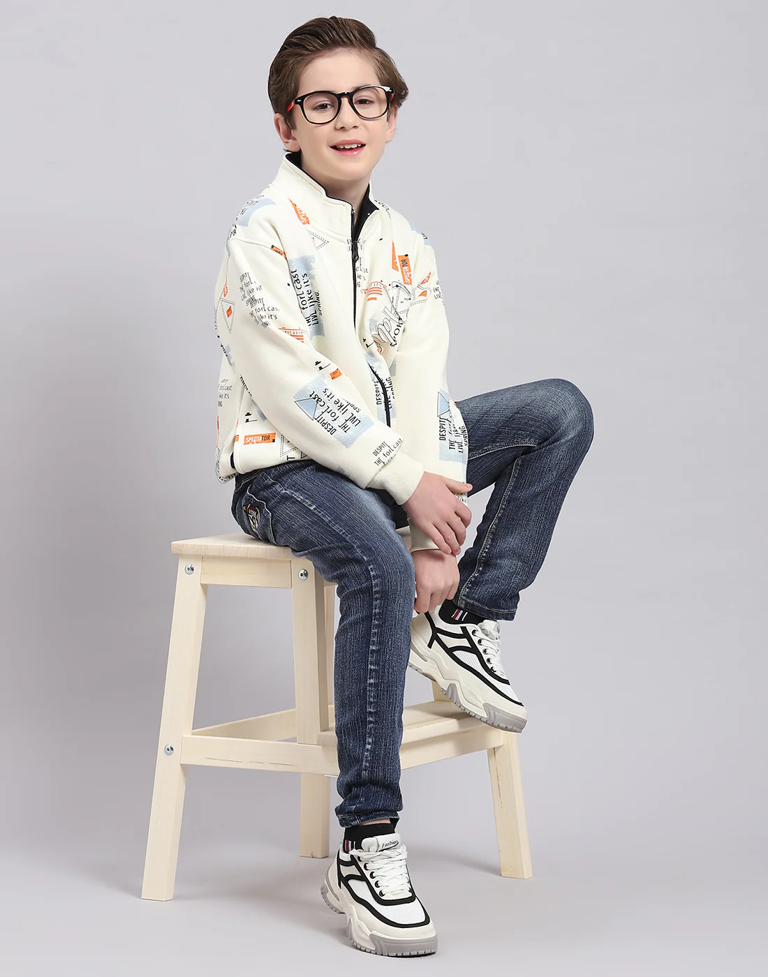 Boys Off White Printed Stand Collar Full Sleeve Sweatshirt - Image 2
