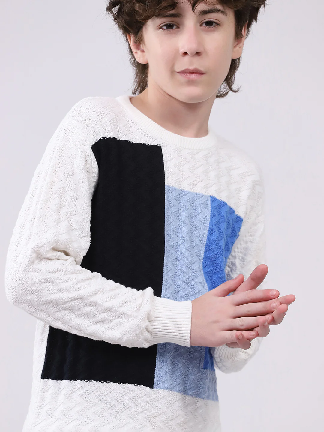 Boys Off White Self Design Round Neck Full Sleeve Pullover - Image 7